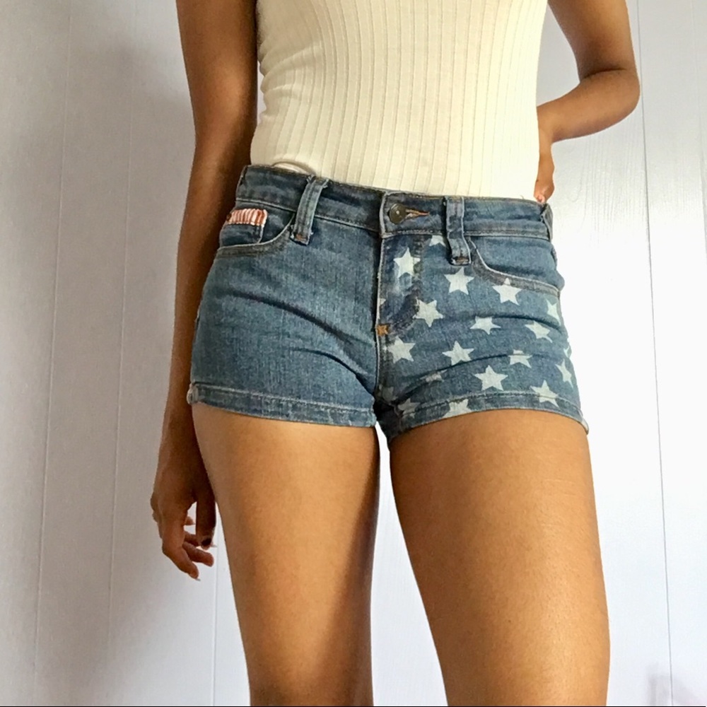 Jean shorts with star print